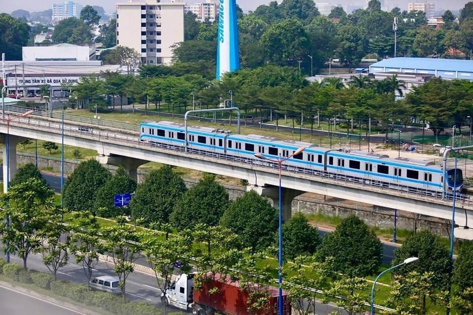 Sáng nay, tàu metro số 1 chính thức lăn bánh chạy thử